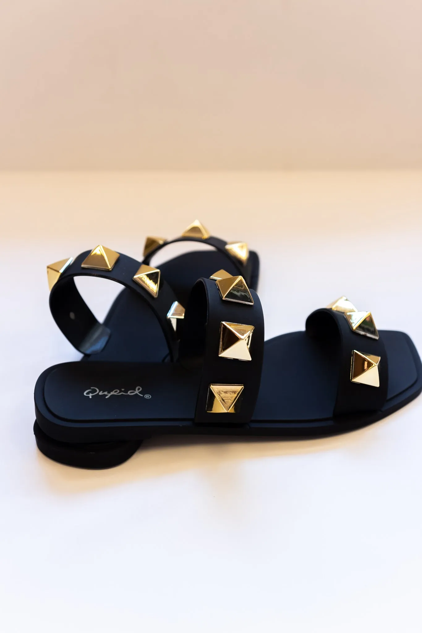 STUD MUFFIN SLIDE SANDAL